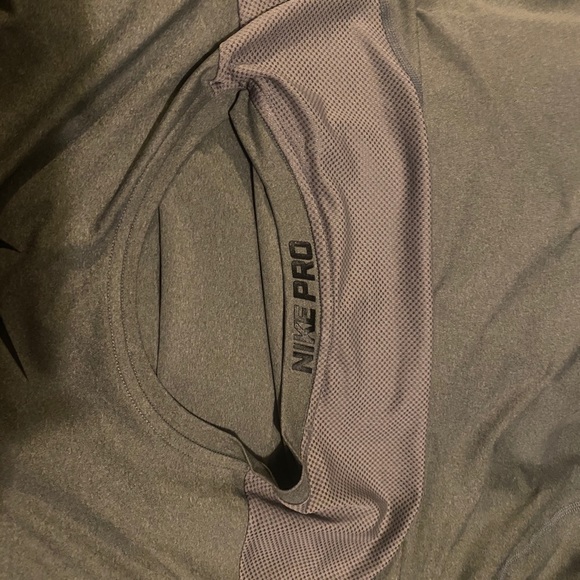 NWOT-Nike Pro Men's Sleeveless Training Top - Picture 5 of 6